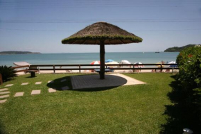 Casa Beira Mar, no Centro de Bombinhas p 10 pessoas